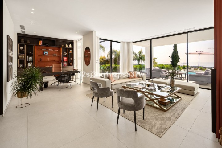 9 Bedroom Villa in Estepona