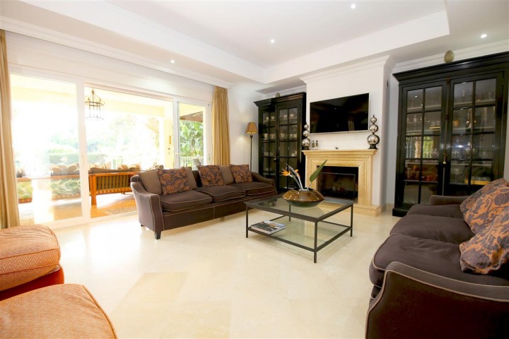 5 Bedroom Villa in Estepona