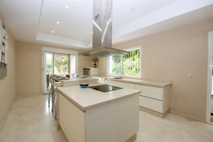 5 Bedroom Villa in Estepona