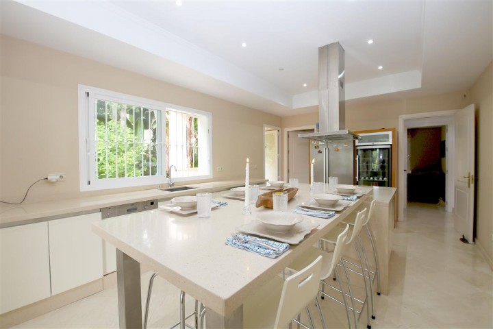 5 Bedroom Villa in Estepona