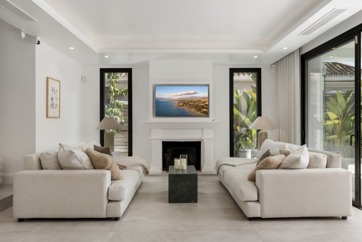 6 Bedroom Villa in Nueva Andalucía
