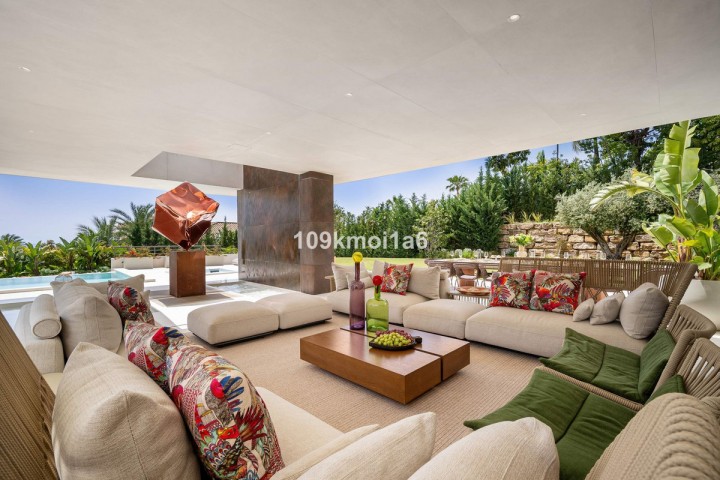 8 Bedroom Villa in Sierra Blanca