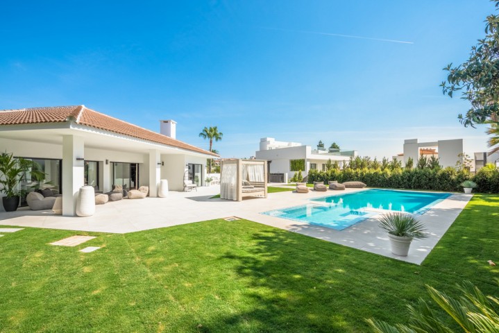 6 Bedroom Villa in Nueva Andalucía