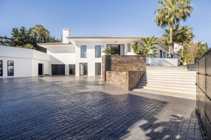 6 Bedroom Villa in Nueva Andalucía