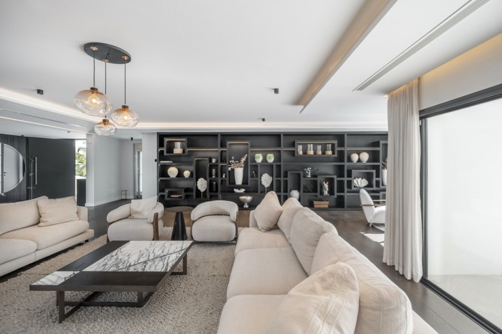 6 Bedroom Villa in Nueva Andalucía