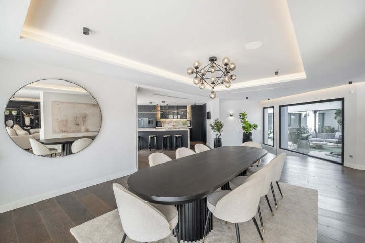 6 Bedroom Villa in Nueva Andalucía