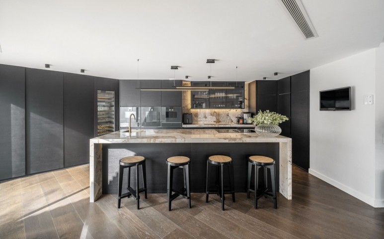 6 Bedroom Villa in Nueva Andalucía