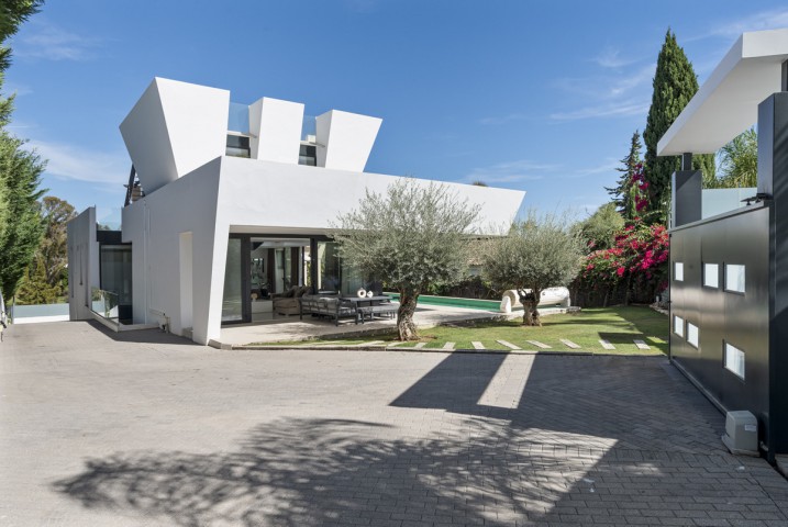 5 Bedroom Villa in Nueva Andalucía