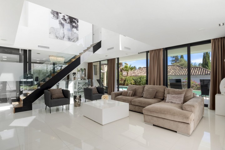 5 Bedroom Villa in Nueva Andalucía