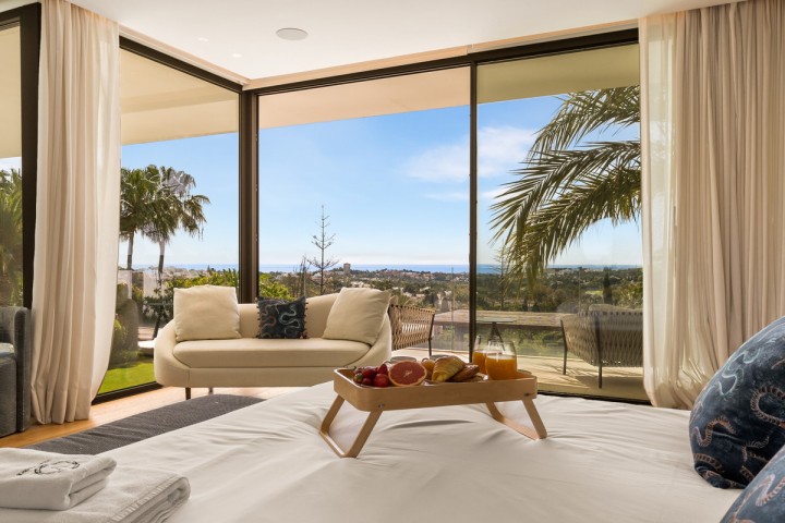 6 Bedroom Villa in Nueva Andalucía