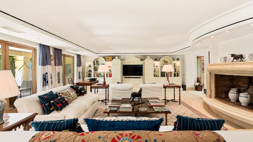 9 Bedroom Villa in The Golden Mile