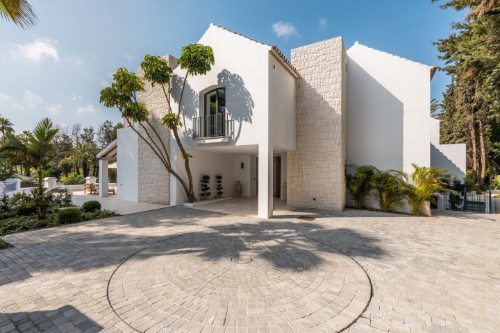 5 Bedroom Villa in Las Brisas