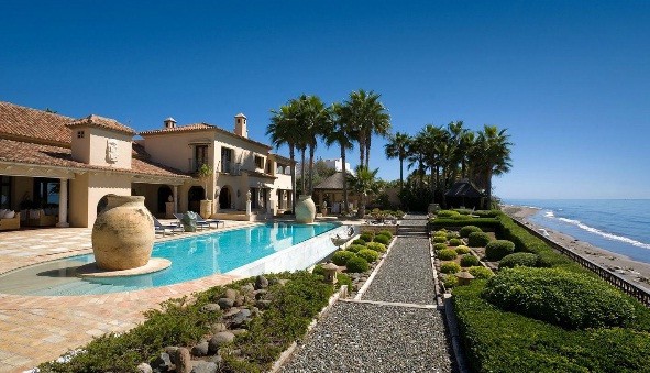 Villa con 6 Dormitorios  en Los Monteros