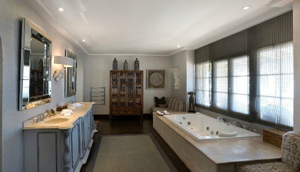 Villa avec 6 Chambres  à Los Monteros
