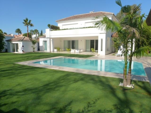 5 Bedroom Villa in Guadalmina Baja