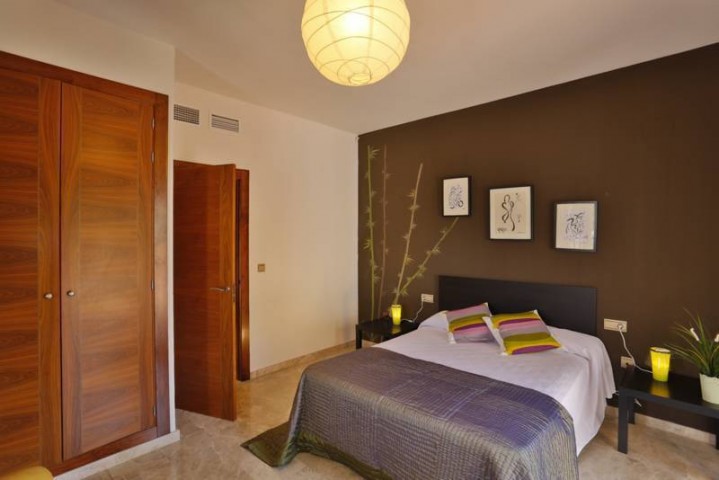 Villa con 12 Dormitorios  en Marbella