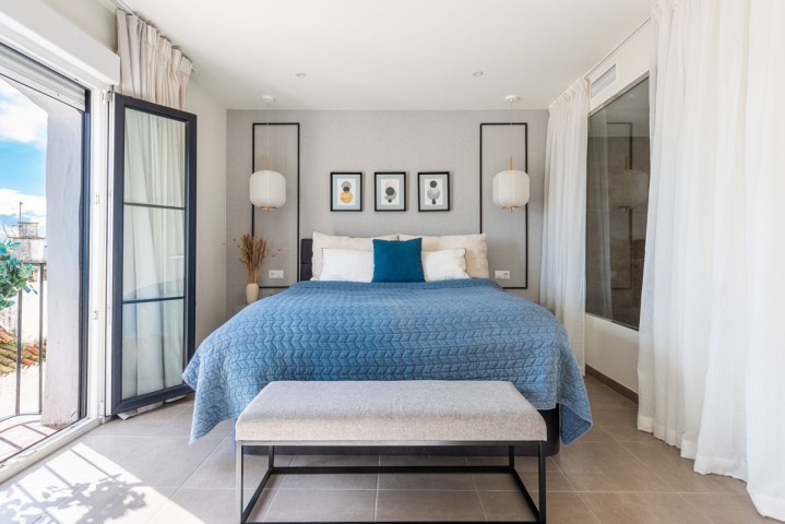 Apartamento con 2 Dormitorios  en Puerto Banús