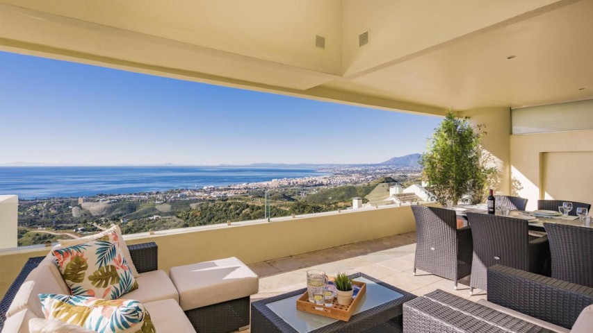 Penthouse in Altos de los Monteros