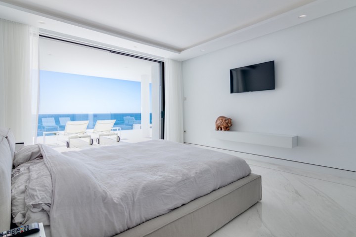 4 Bedroom Apartment in Estepona