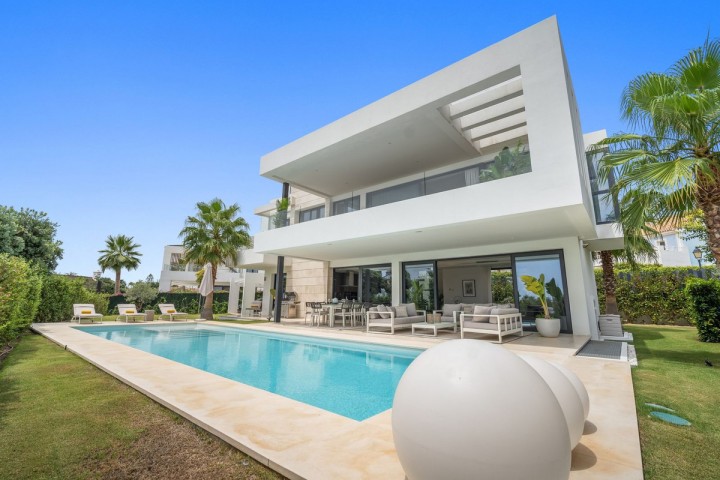 5 Slaapkamer Rijtjeshuis in El Paraiso