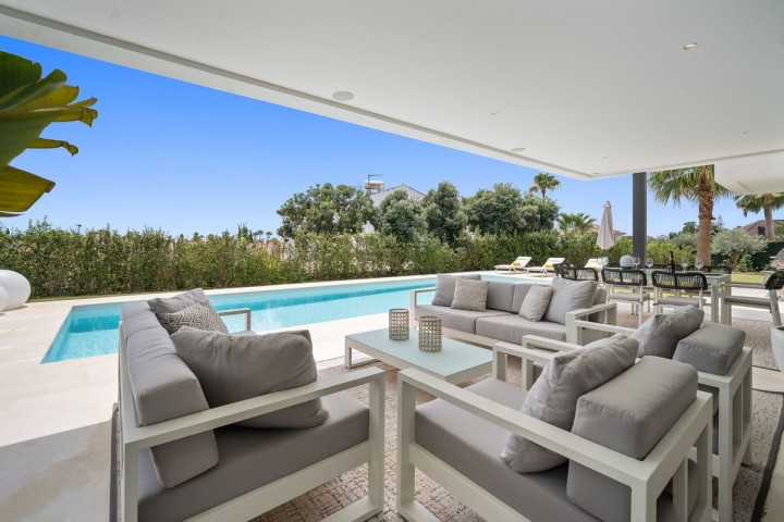 5 Slaapkamer Rijtjeshuis in El Paraiso