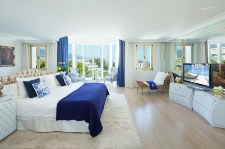 Ático con 8 Dormitorios  en Puerto Banús