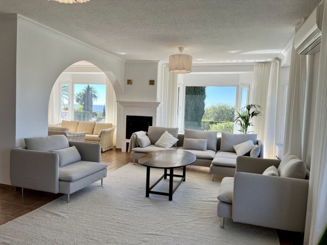 4 Sovrums Villa i Elviria