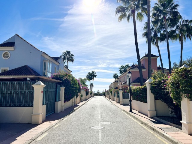 7 Bedroom Villa in Puerto Banús