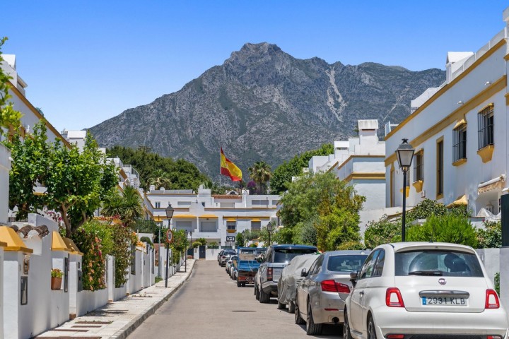 6 Bedroom Townhouse in Marbella