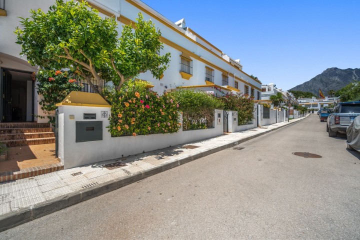 6 Bedroom Townhouse in Marbella