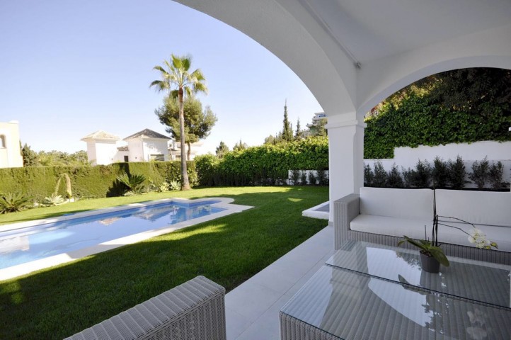 6 Bedroom Villa in Nueva Andalucía