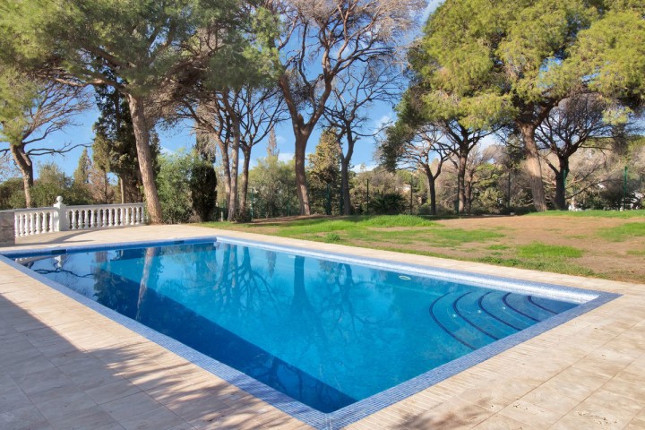 5 Bedroom Villa in Elviria