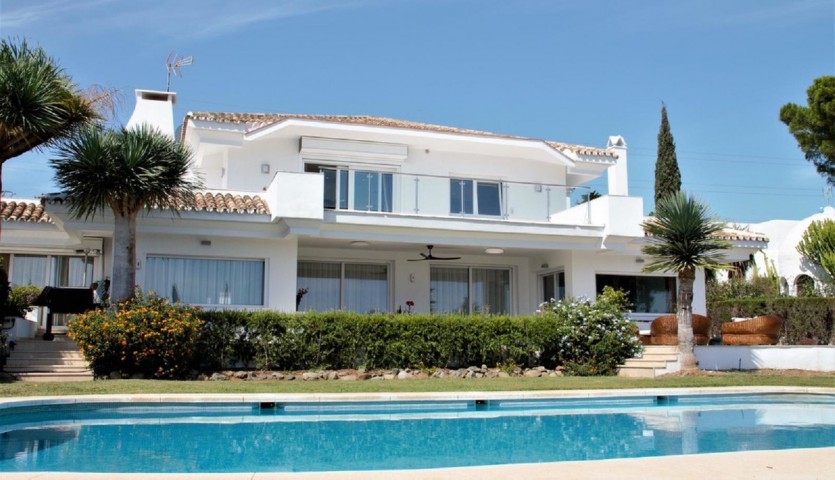 10 Sovrums Villa i El Paraiso