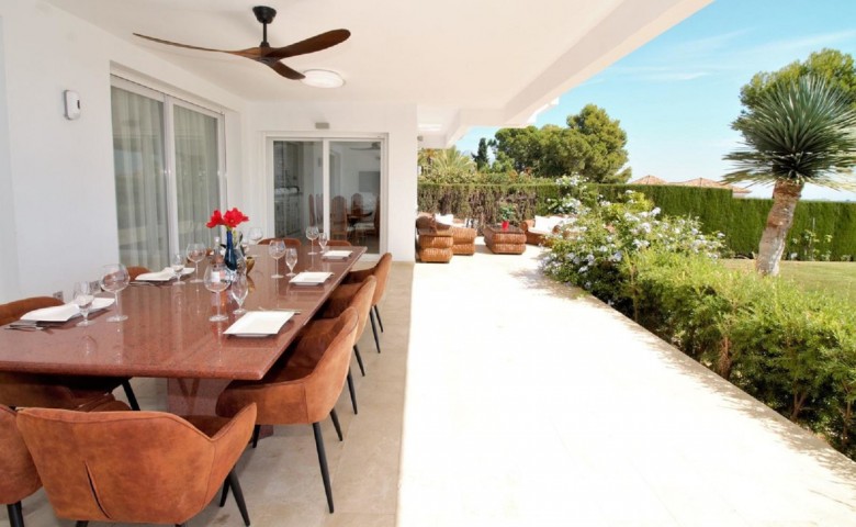 10 Slaapkamer Villa in El Paraiso