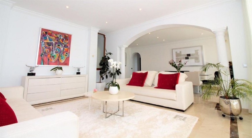 10 Slaapkamer Villa in El Paraiso