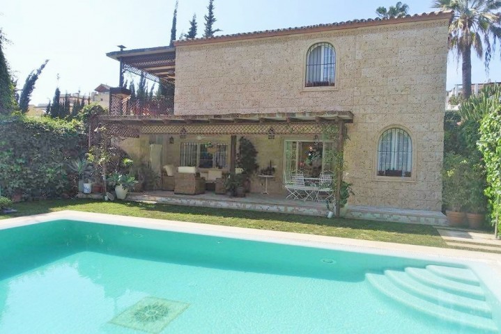 4 Bedroom Villa in Nueva Andalucía