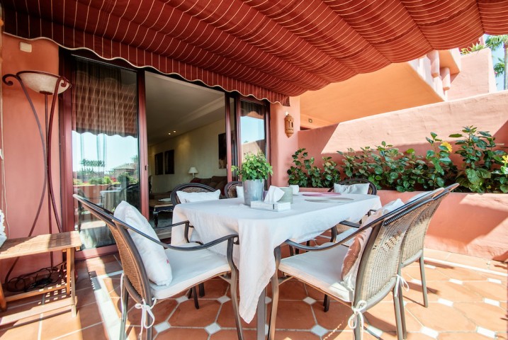2 Sovrums Lägenhet i Estepona
