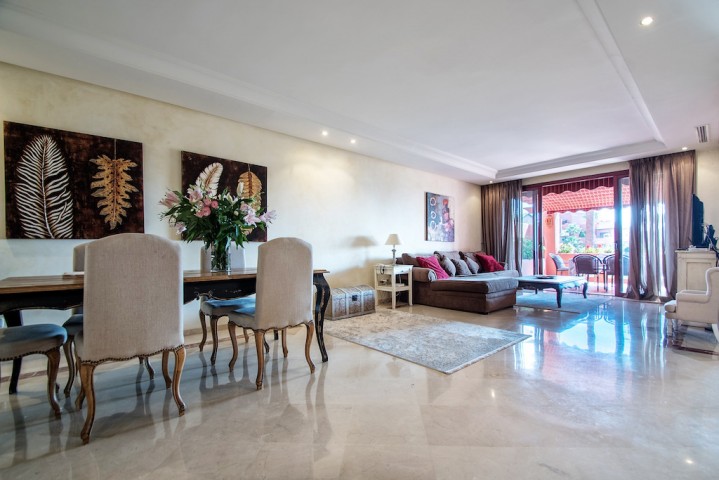 2 Schlafzimmer Apartment in Estepona