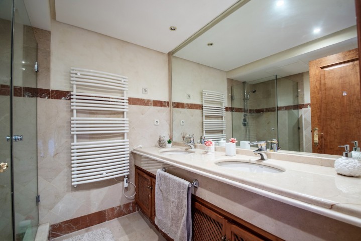 2 Schlafzimmer Apartment in Estepona