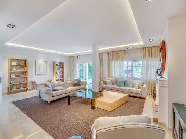 7 Slaapkamer Villa in Guadalmina Baja