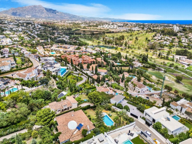 4 Slaapkamer Villa in El Paraiso