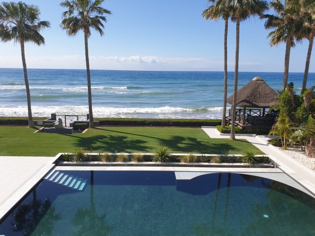 Villa avec 8 Chambres  à Los Monteros