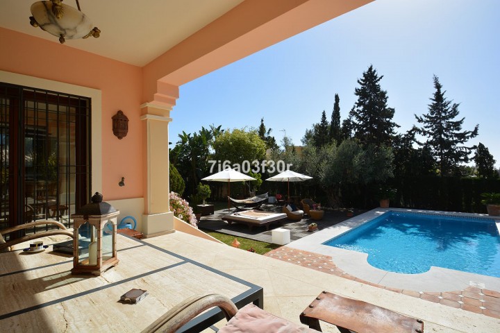 5 Slaapkamer Villa in Nueva Andalucía