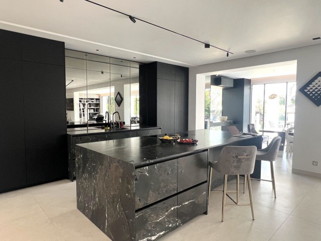 7 Slaapkamer Villa in Nueva Andalucía