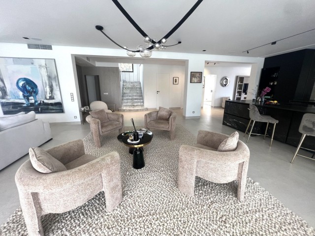 7 Slaapkamer Villa in Nueva Andalucía