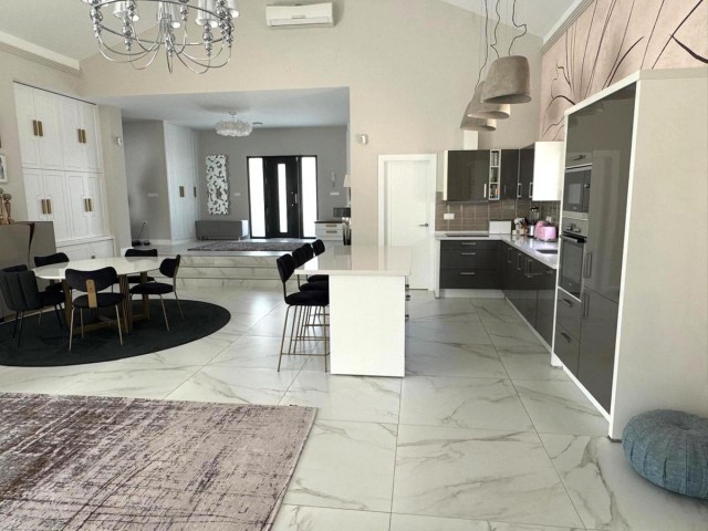 4 Slaapkamer Villa in San Pedro de Alcántara