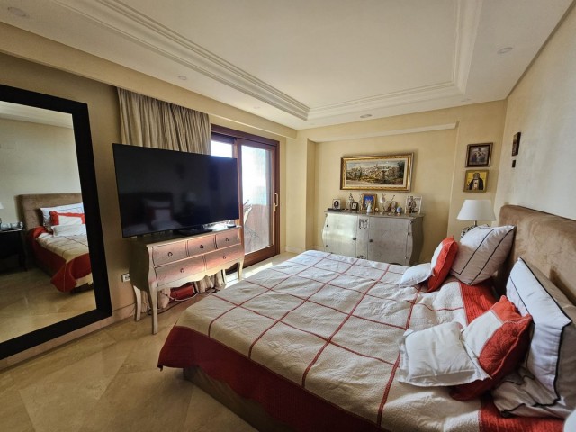 Appartement avec 3 Chambres  à Estepona