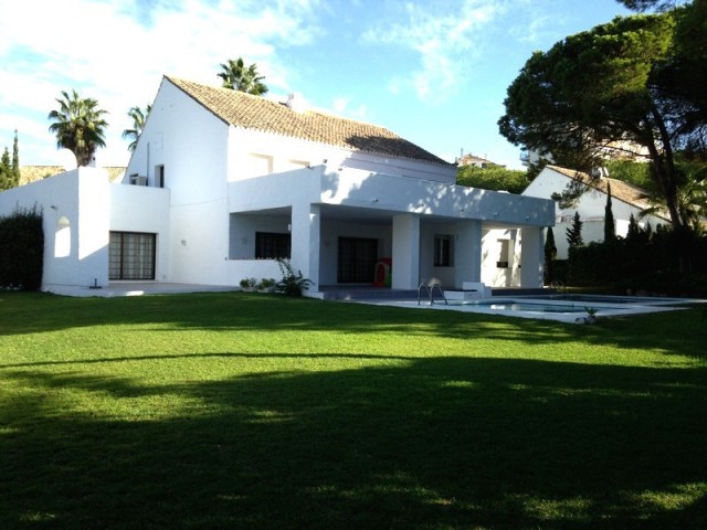 5 Bedroom Villa in Puerto Banús