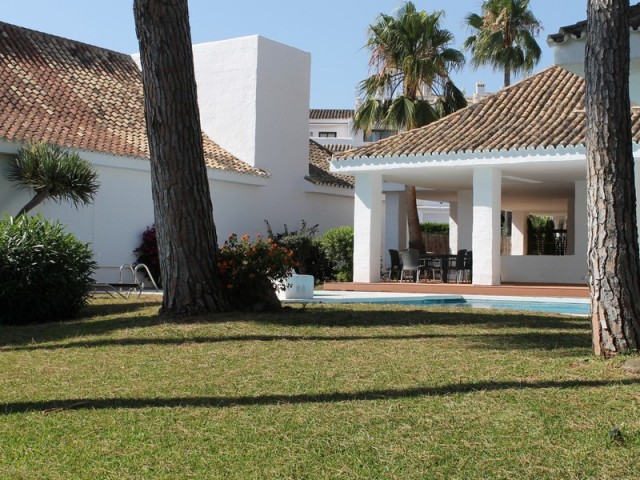 6 Bedroom Villa in Puerto Banús