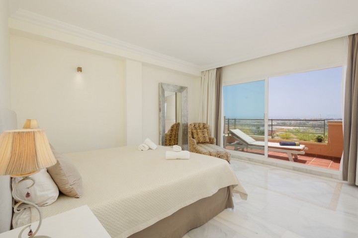 4 Bedroom Apartment in Nueva Andalucía